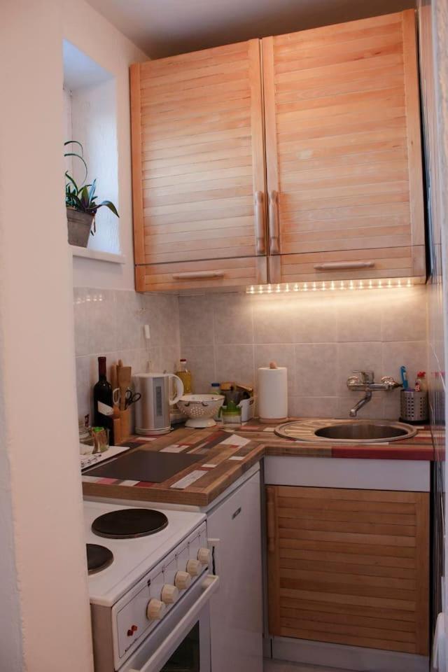 Bgmignonne, So Cozy, So Relaxing, So Near Center Apartment *